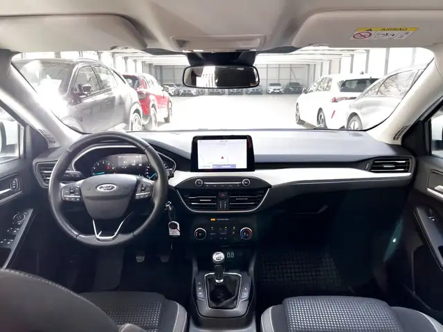 Ford Focus view 9