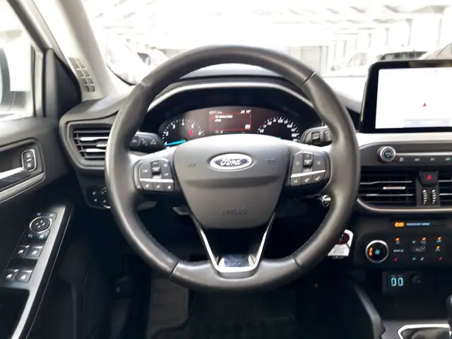 Ford Focus view 10