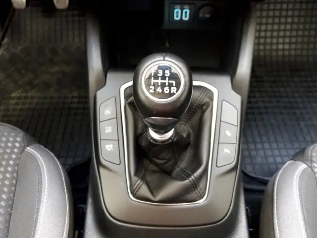 Ford Focus view 13