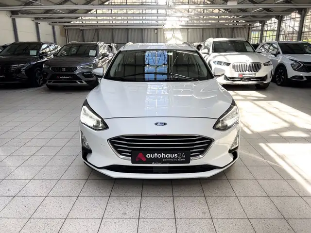 Ford Focus view 2