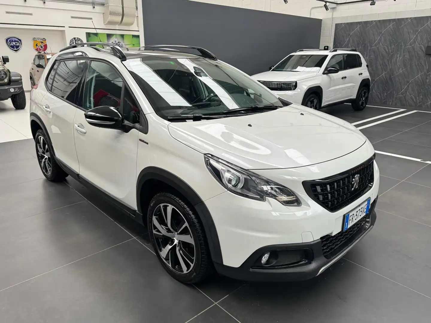 Peugeot 2008 GT LINE PureTech Turbo 110 EAT6 S&S Wit - 1