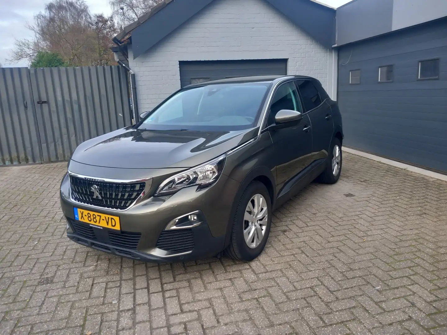 Peugeot 3008 1.2 PureTech Allure,Automaat,Navi,Parking system,S Grijs - 1