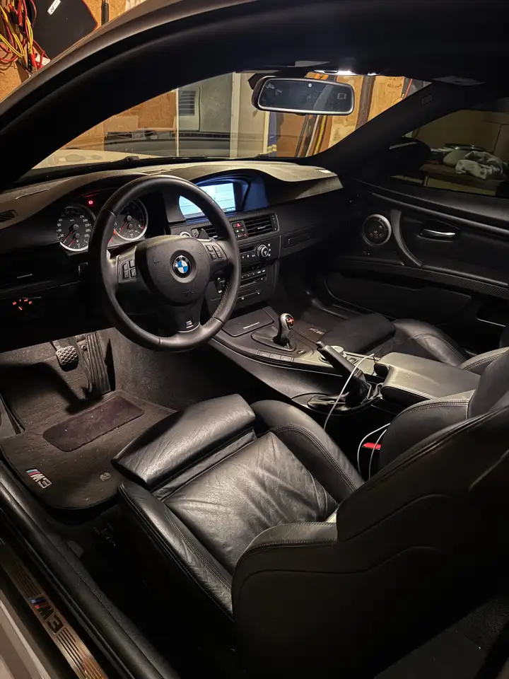 BMW 3 Series снимка BMW 3 Series