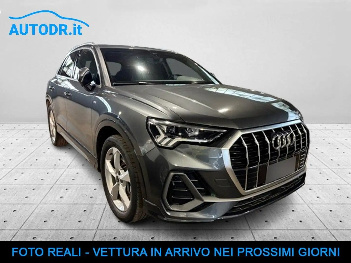 Audi Q3 45 TFSIe S-Tronic 2xS-Line Retrocamera, Cerchi 19" Grigio - 2