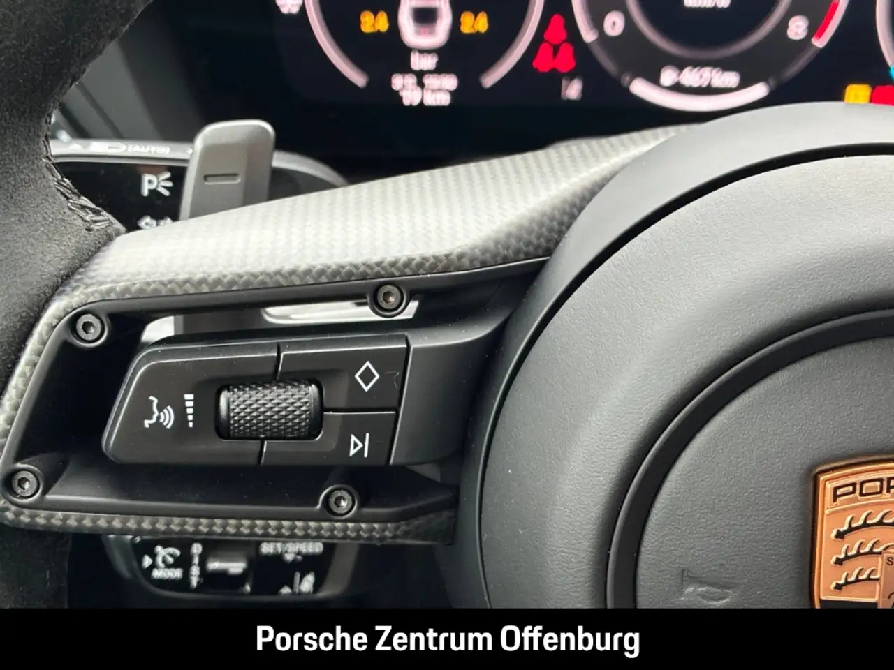 Porsche 992 -2 (911) Targa 4S 15
