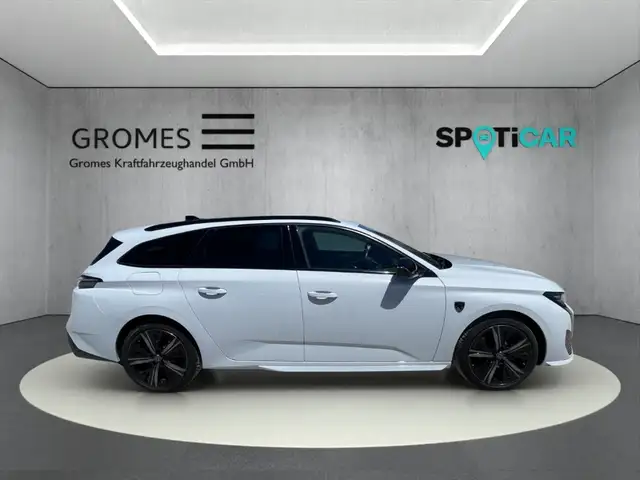 Peugeot 308 SW view 2