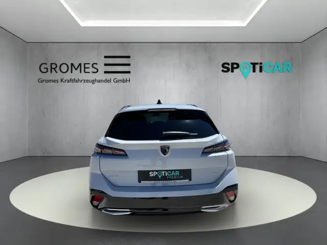 Peugeot 308 SW view 4