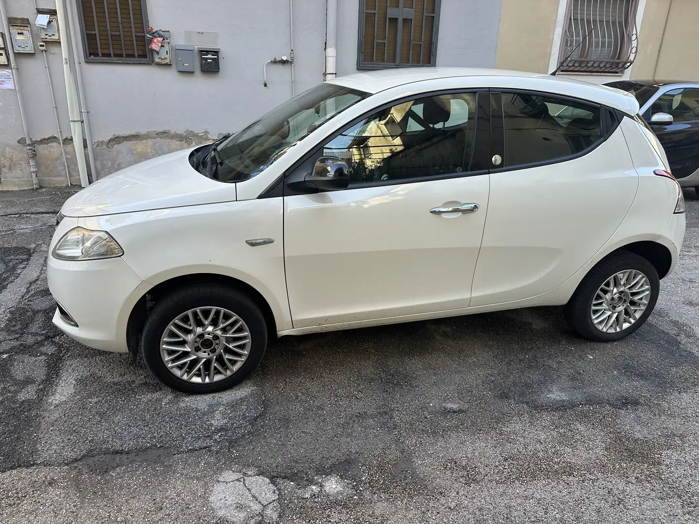 Lancia Ypsilon 0.9 t.air Gold ecochic metano 80cv - 2