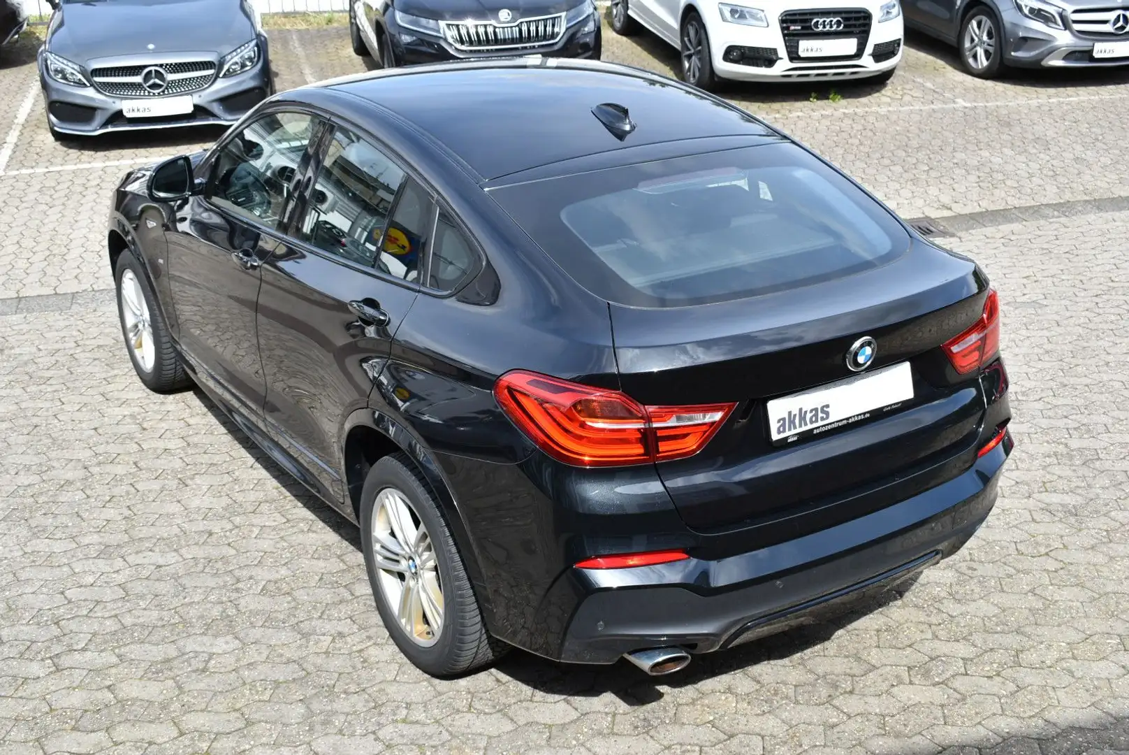 BMW X4 xDrive20d M Sportpaket Schwarz - 2