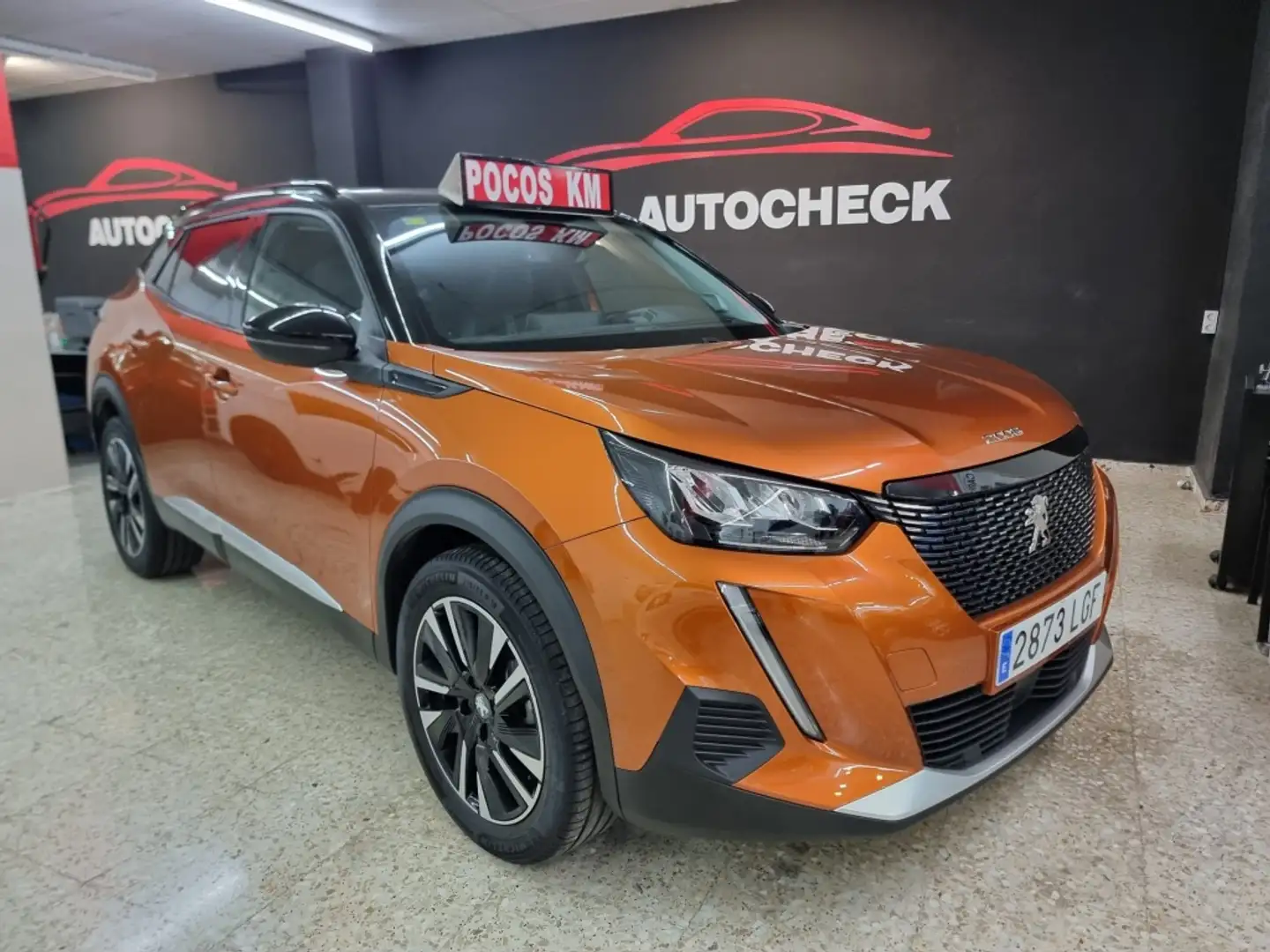 Peugeot 2008 1.2 PureTech S&S Allure Pack 100 Naranja - 1