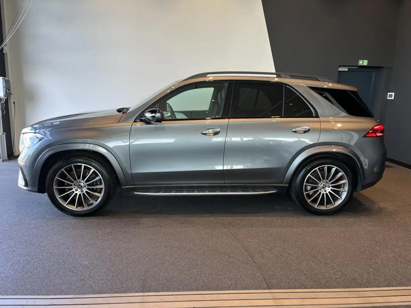 Mercedes-Benz GLE 450 d 4M AMG+Night+Pano+AHK+Distronic+Kamera Grau - 2