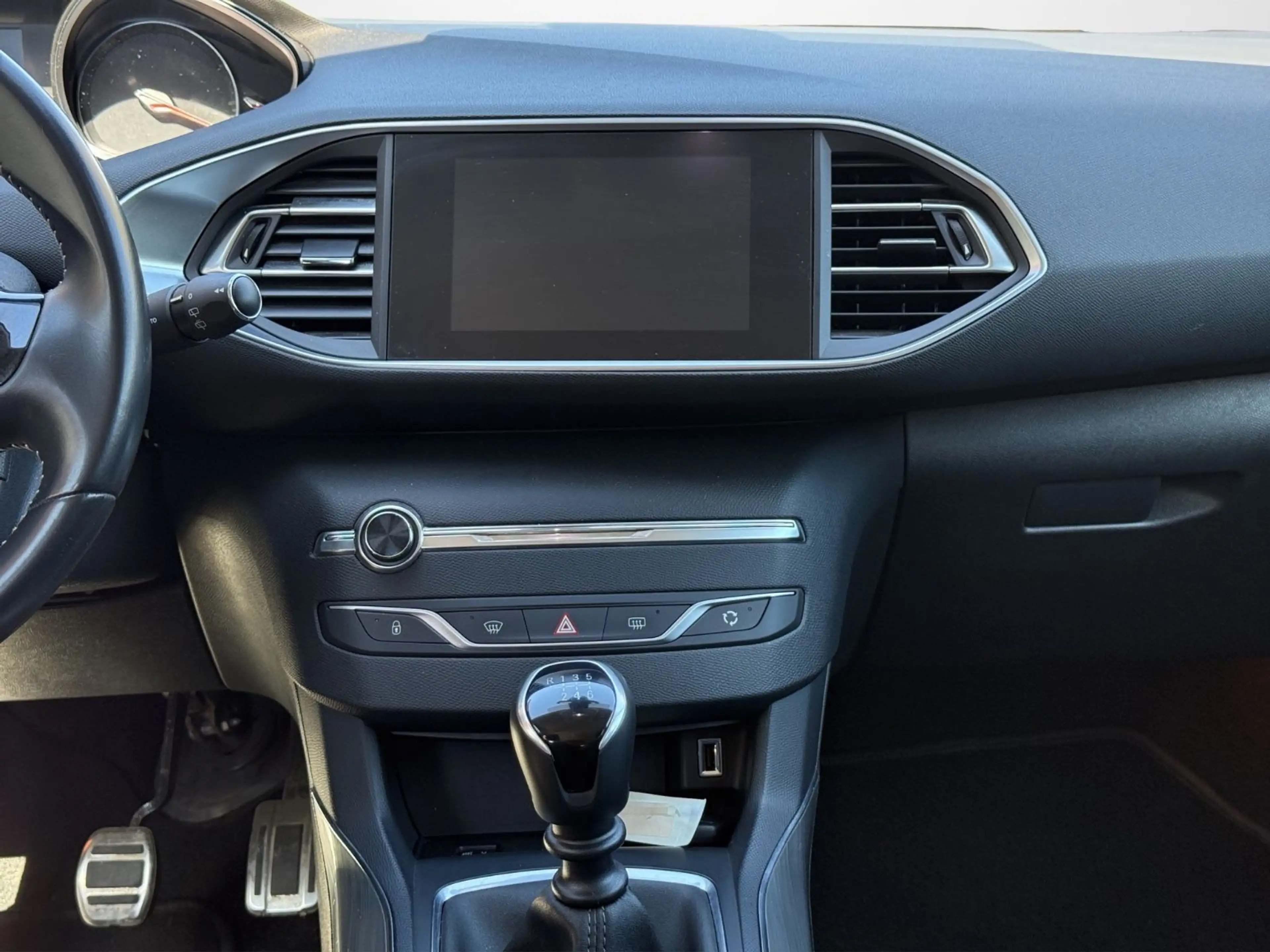 Peugeot 308 SW Allure *1.HAND* — photo 12