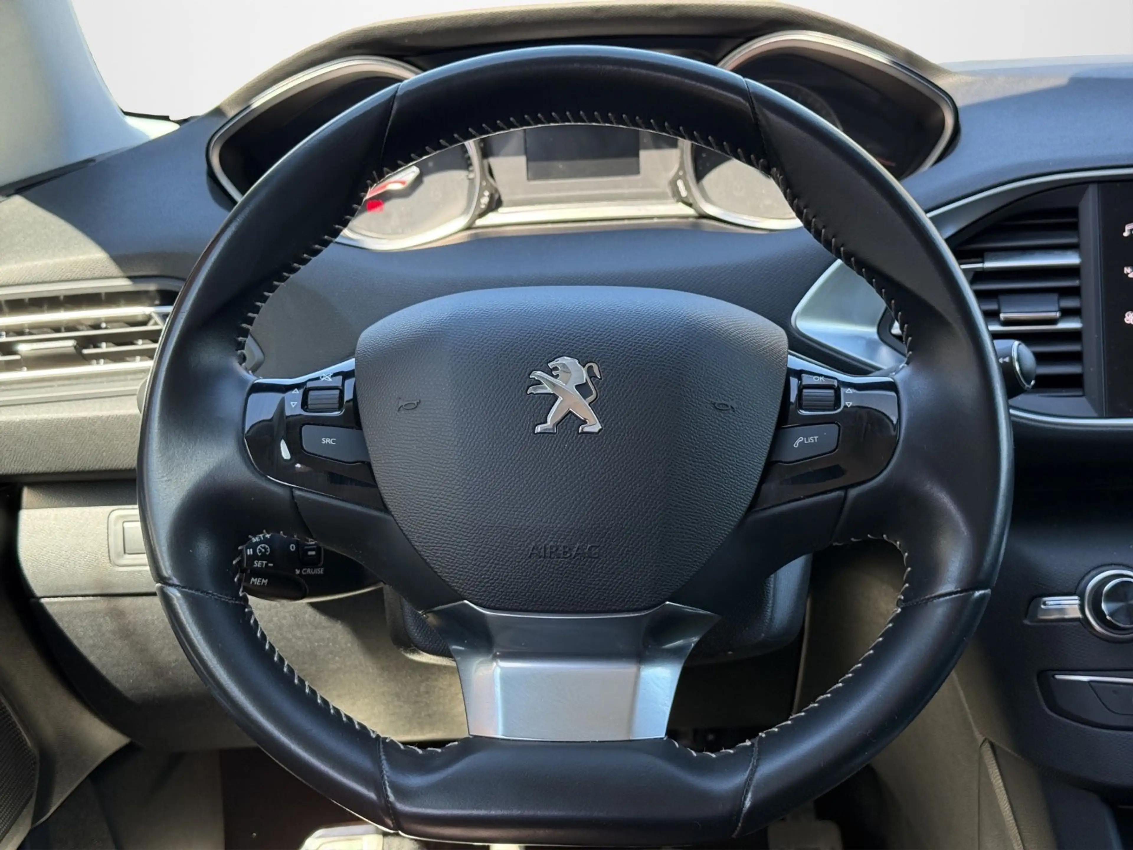 Peugeot 308 SW Allure *1.HAND* — photo 11