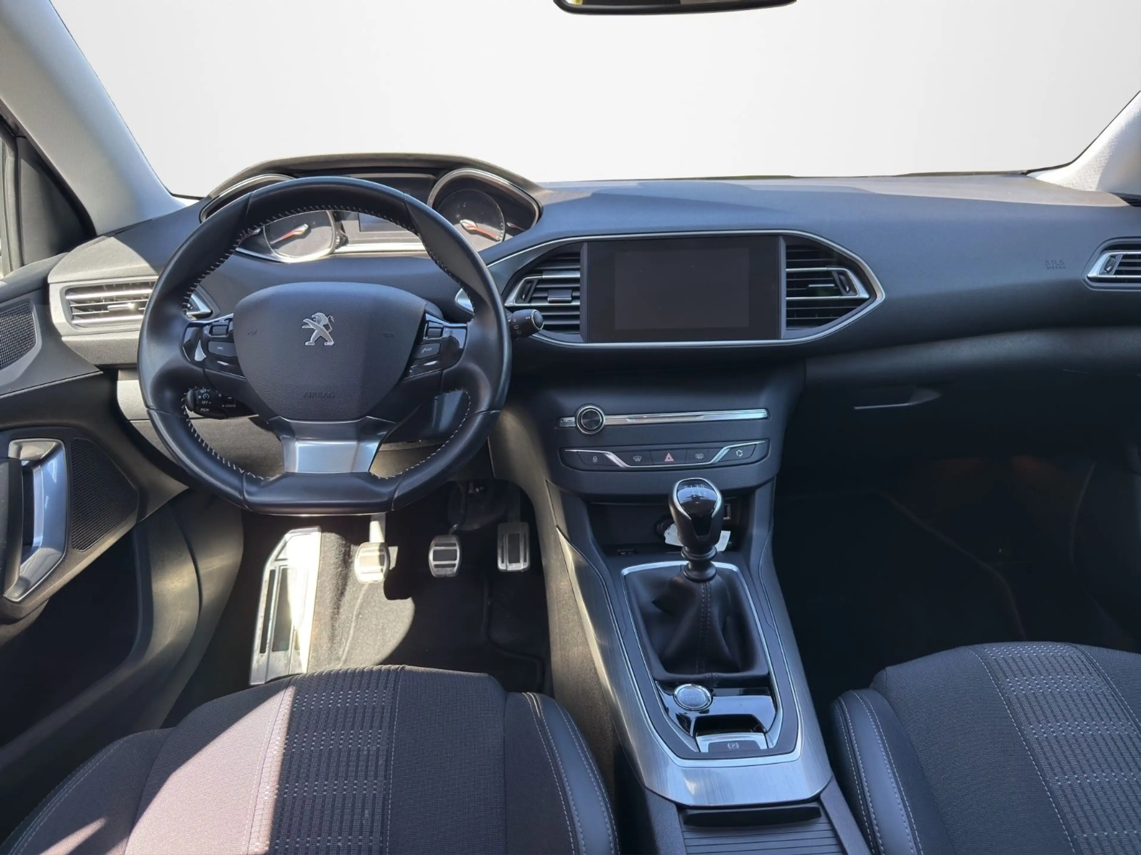 Peugeot 308 SW Allure *1.HAND* — photo 10
