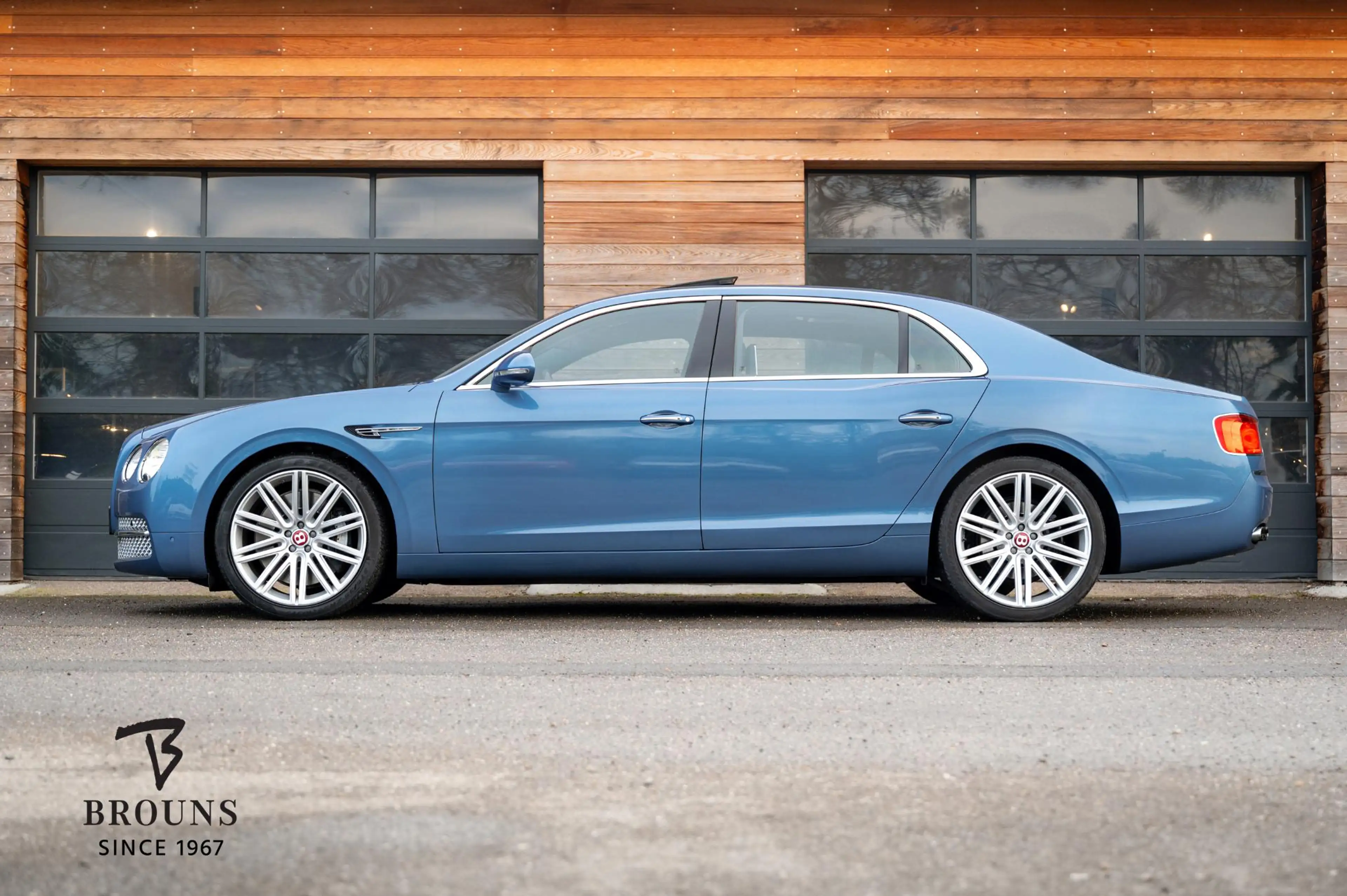 Bentley Flying Spur 4.0 V8 Mulliner | Rearseat Ent. | ACC | Massage | — photo 2