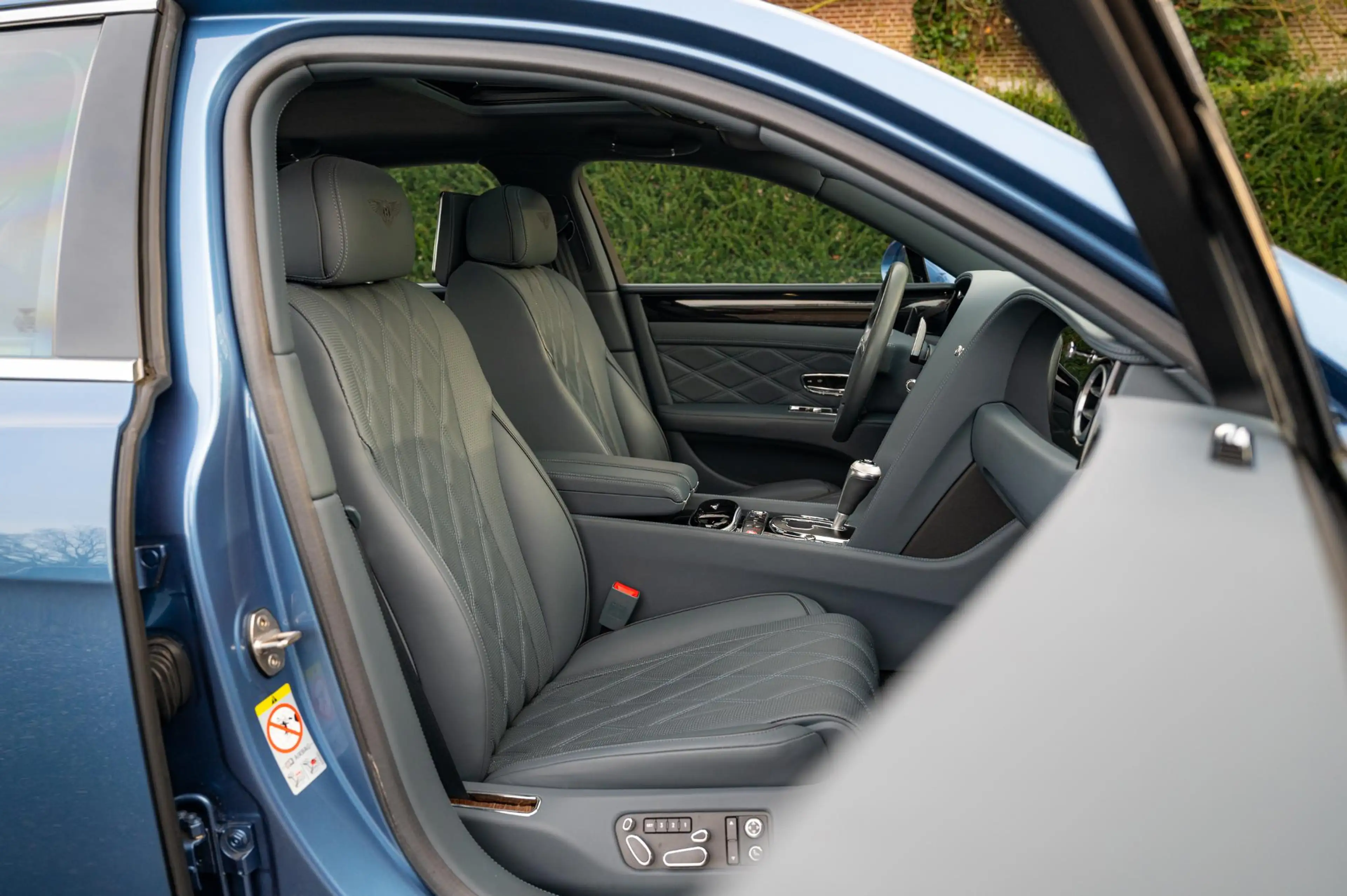 Bentley Flying Spur 4.0 V8 Mulliner | Rearseat Ent. | ACC | Massage | — photo 14
