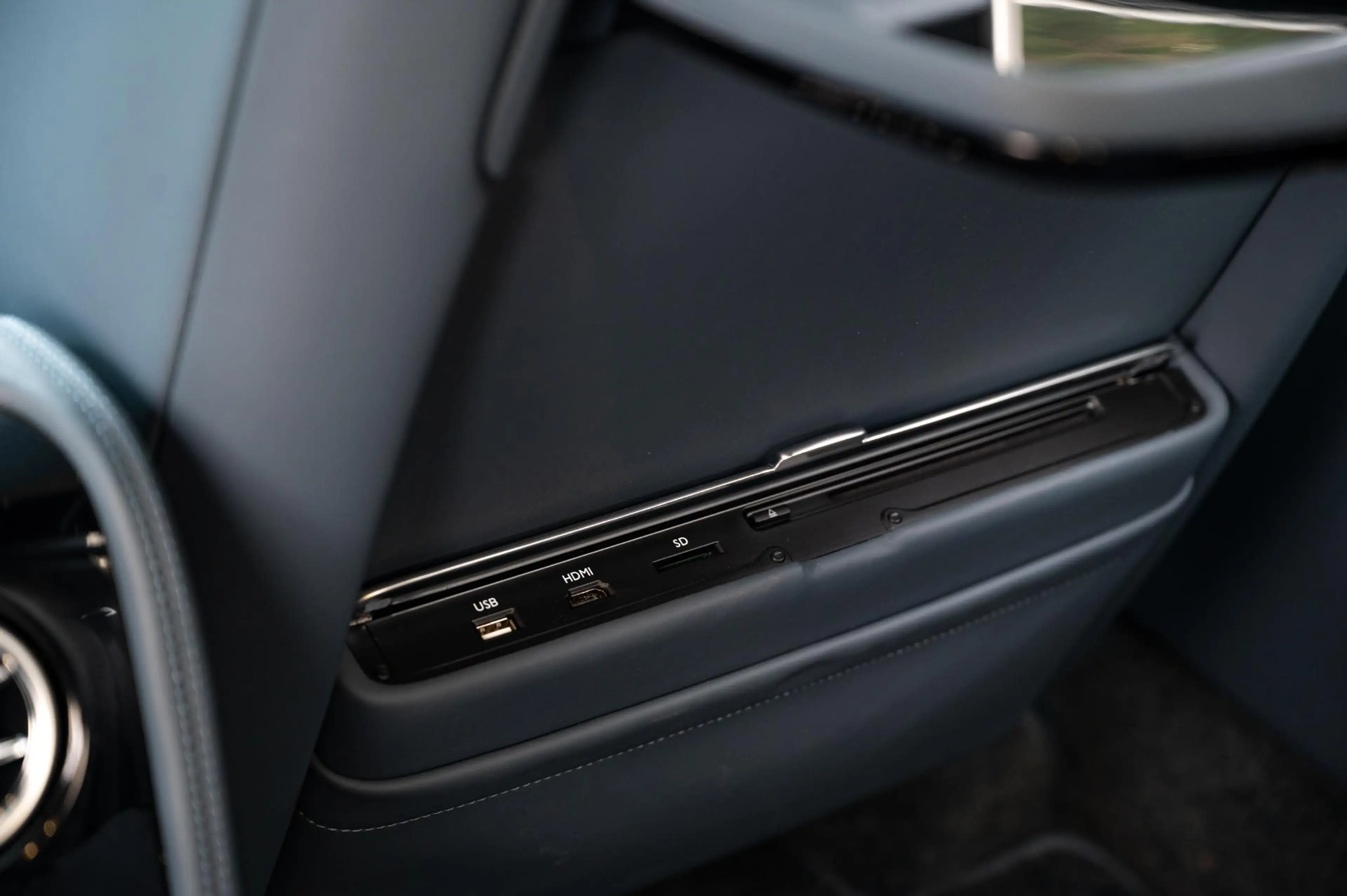 Bentley Flying Spur 4.0 V8 Mulliner | Rearseat Ent. | ACC | Massage | — photo 12