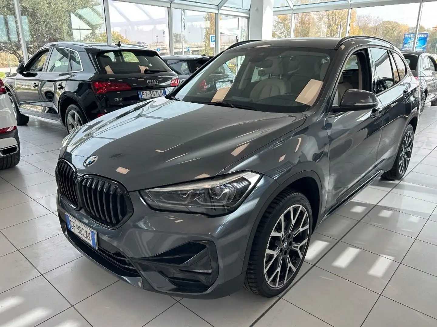BMW X1 xDrive18d xLine Plus Auto Gris - 1