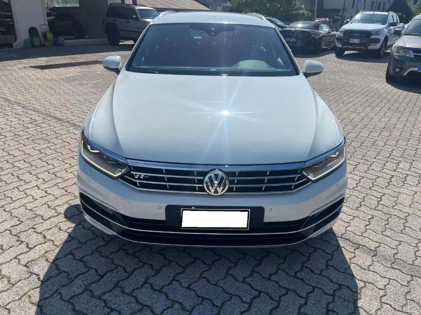 Volkswagen Passat Variant 2.0 TDI SCR 190 CV DSG Executive BMT Rline Blanc - 2