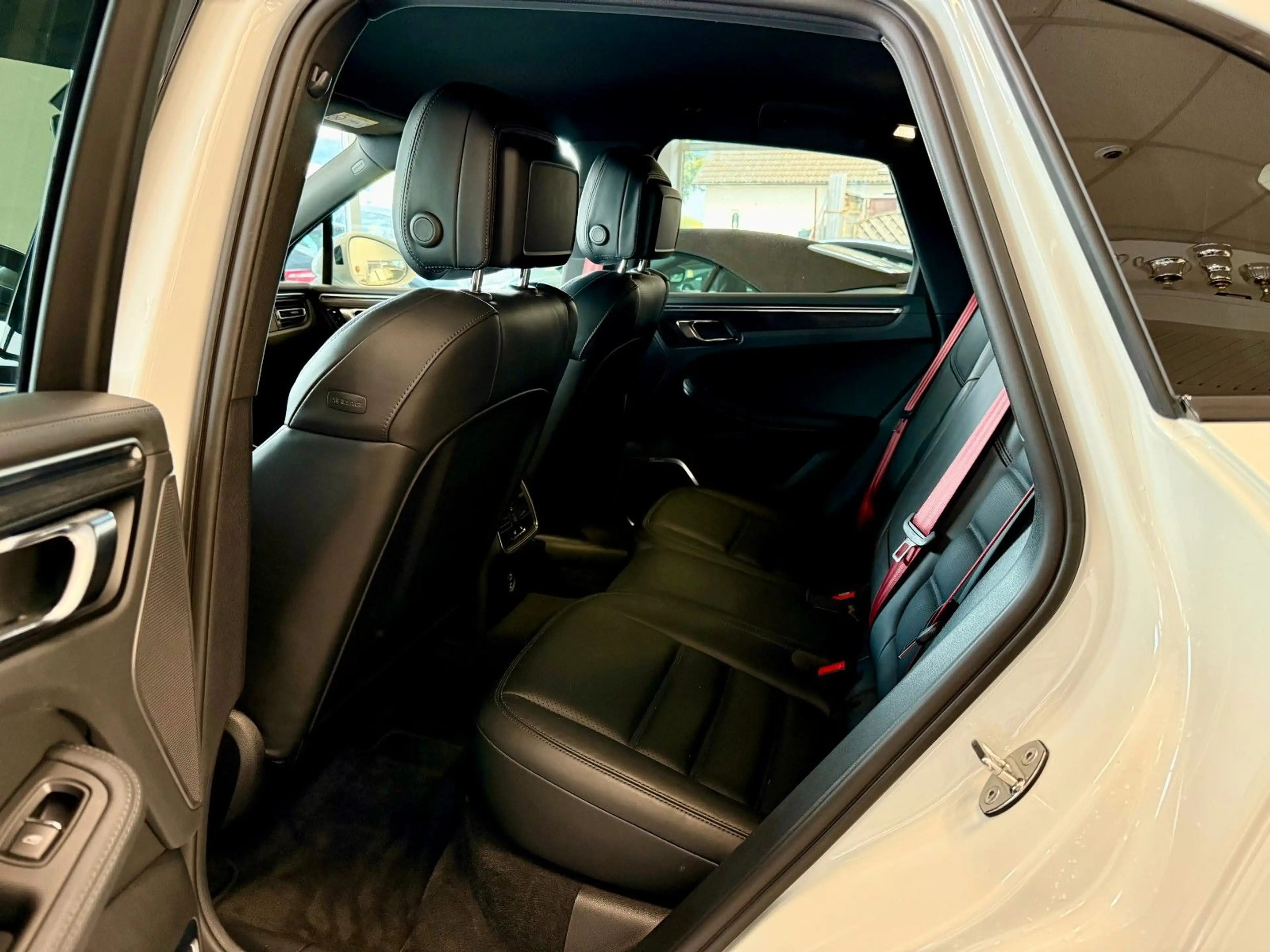 Porsche Macan GTS ACC / Burmester / 360° / Standheizung — photo 8