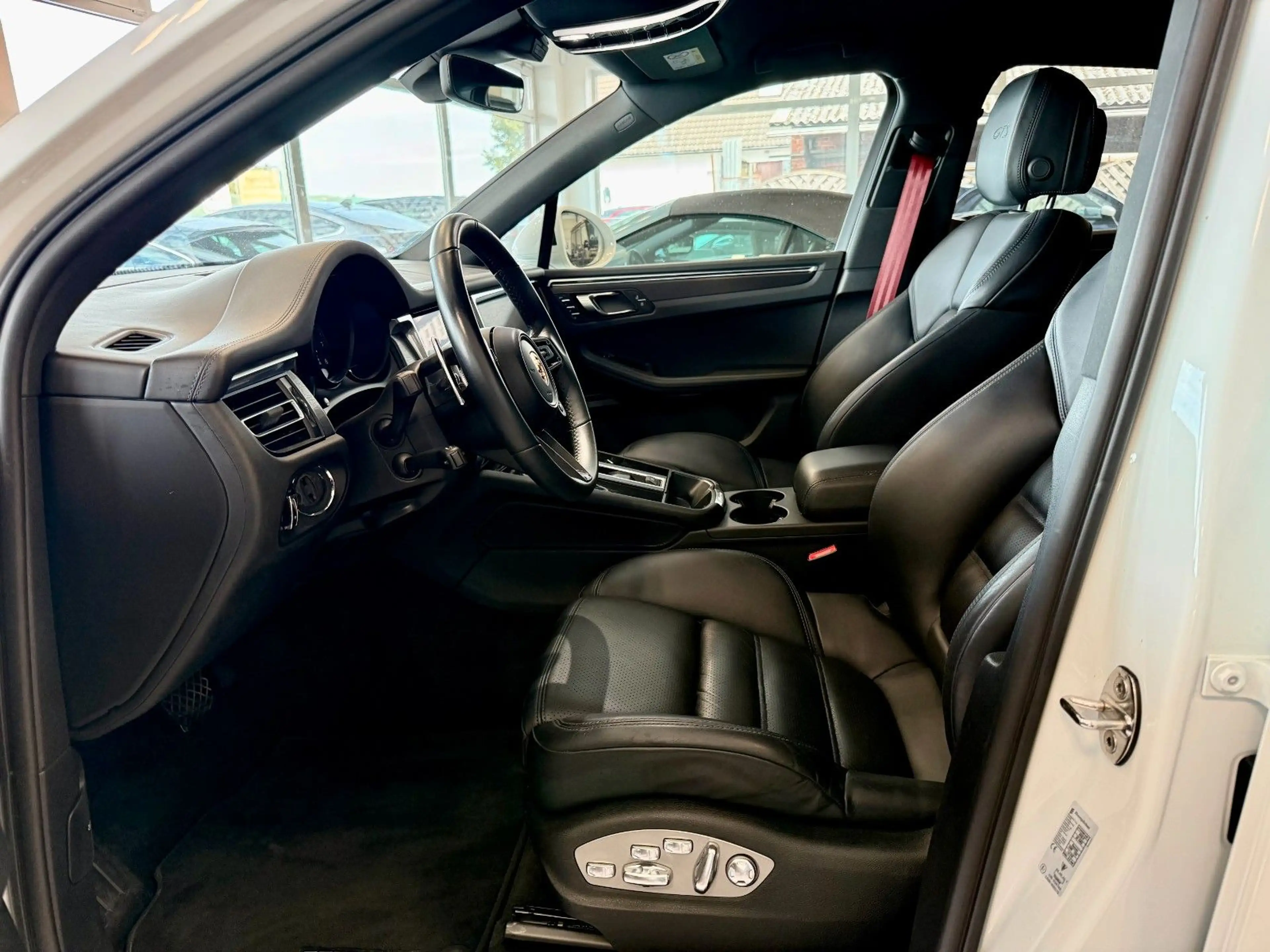 Porsche Macan GTS ACC / Burmester / 360° / Standheizung — photo 7