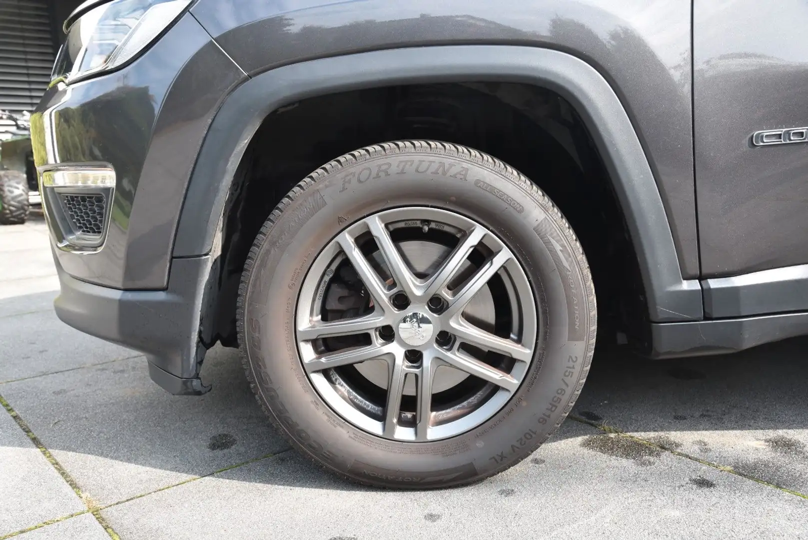 Jeep Compass Sport FWD **AHK** Grau - 2