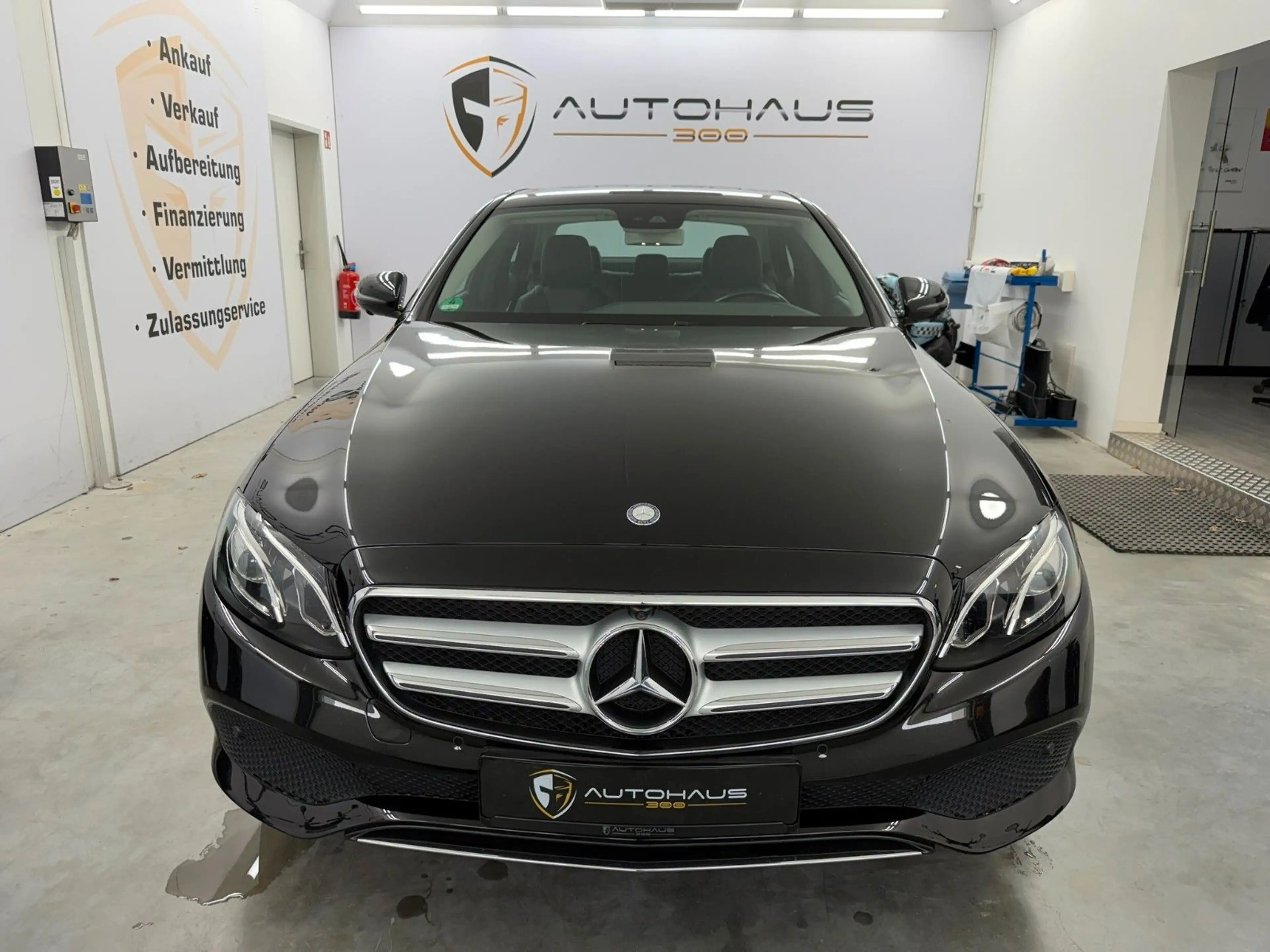 Mercedes-Benz E 220 d Limousine Avantgarde NAVI KLIMA TEMPO SHZ — photo 2