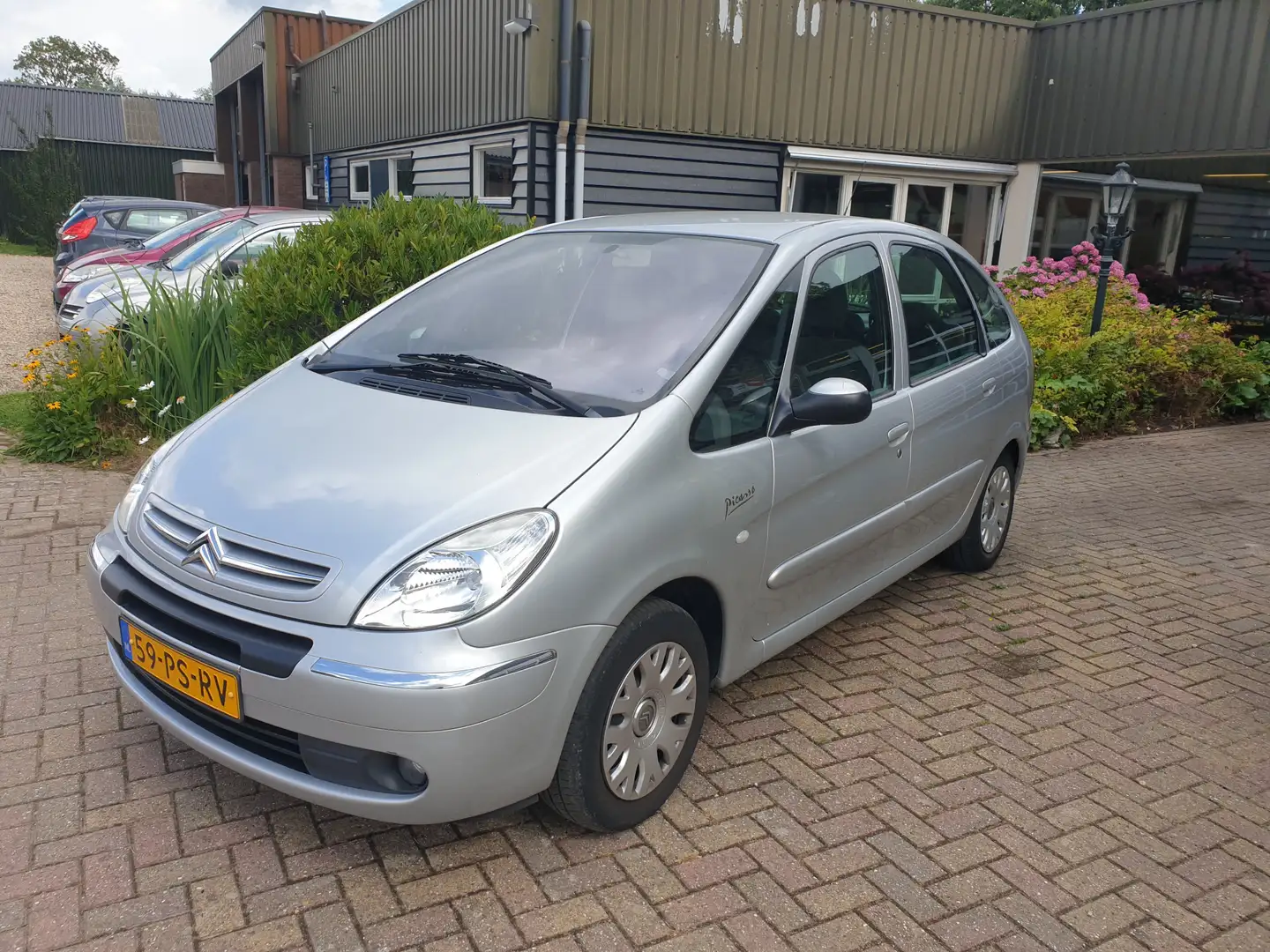 Citroen Xsara Picasso 1.8i-16V Image Gris - 1