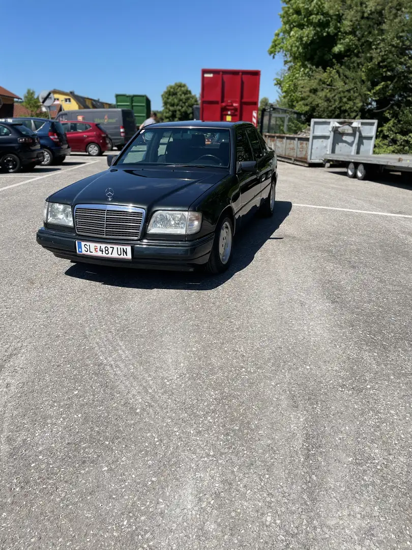 Mercedes-Benz E 300 - 1