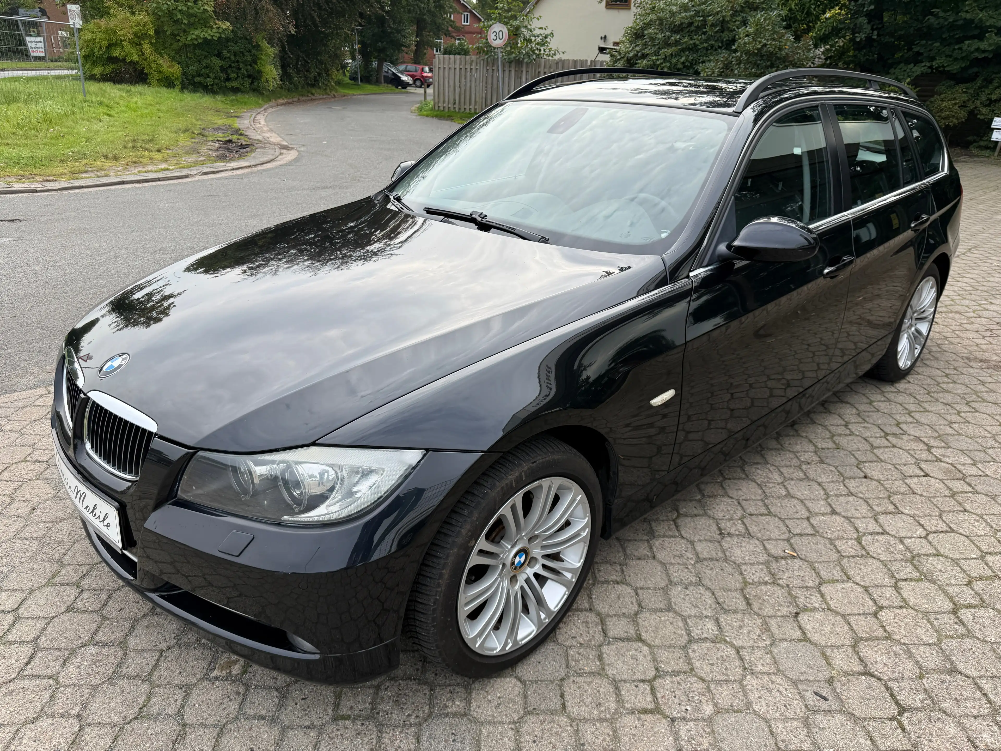 BMW 335 xi Touring *2.Hand*Scheckheft*HU neu*Automatik*Panorama*Leder*Xenon*PDC*Memory* — photo 2