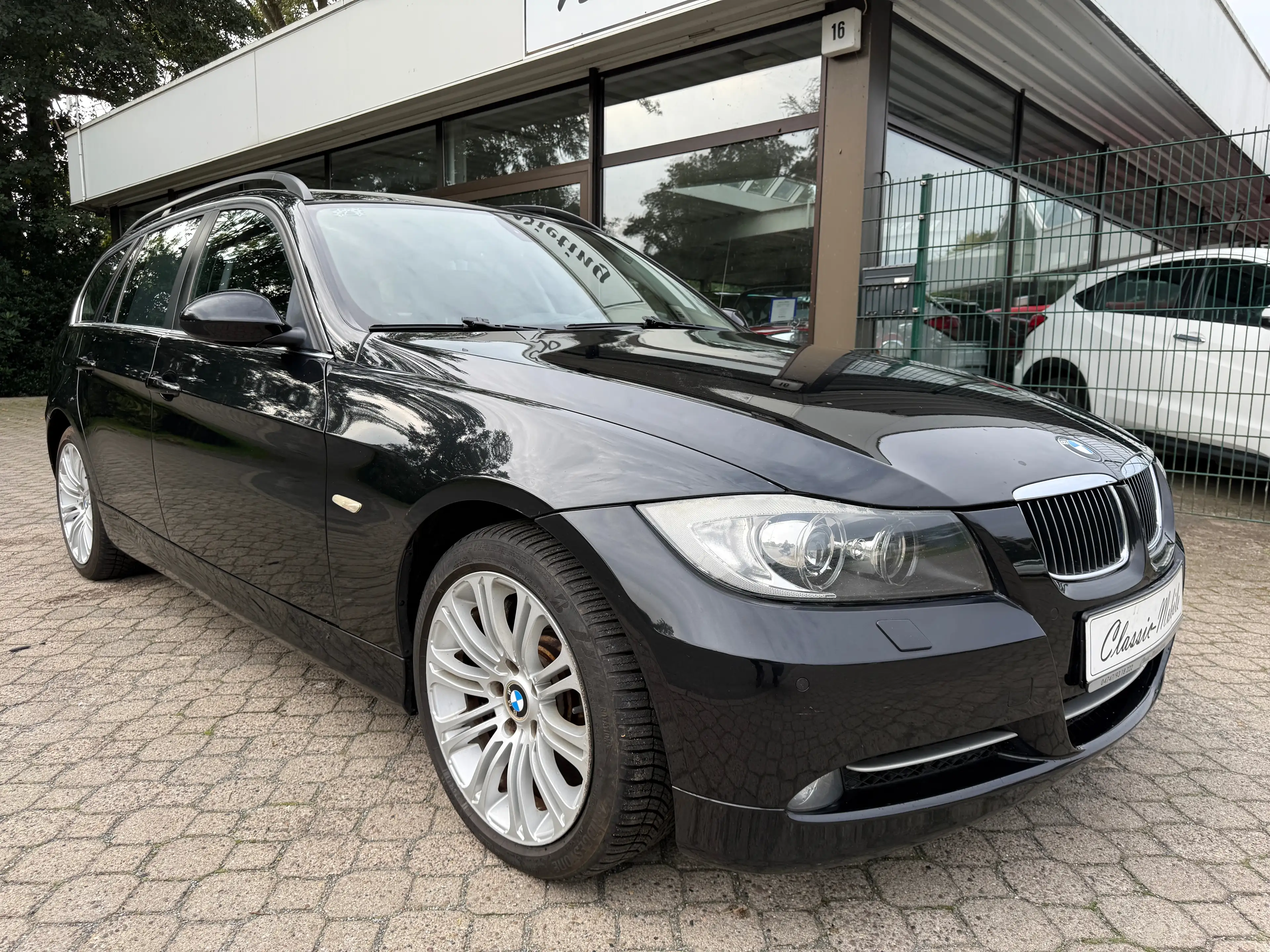 BMW 335 xi Touring *2.Hand*Scheckheft*HU neu*Automatik*Panorama*Leder*Xenon*PDC*Memory* — photo 3