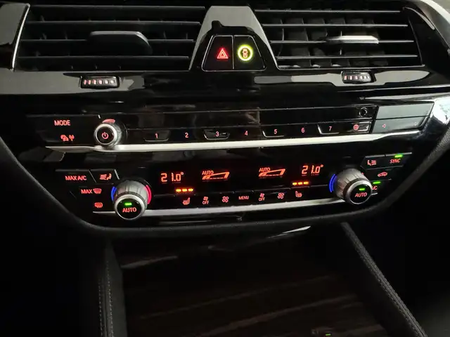 BMW 5 Series view 15