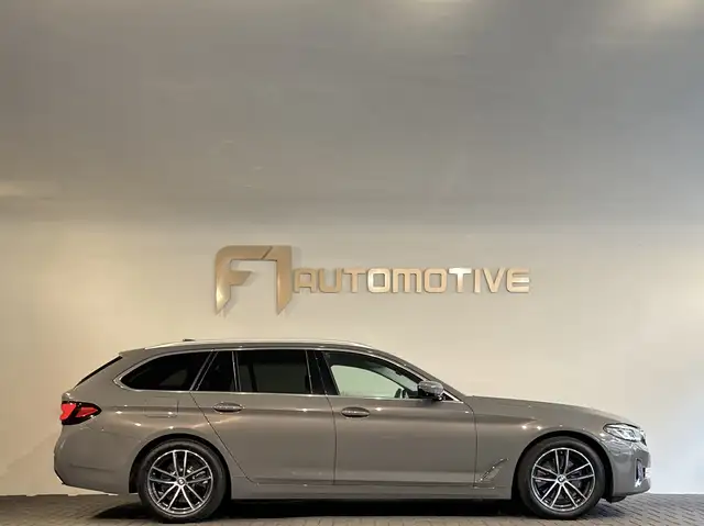 BMW 5 Series view 8