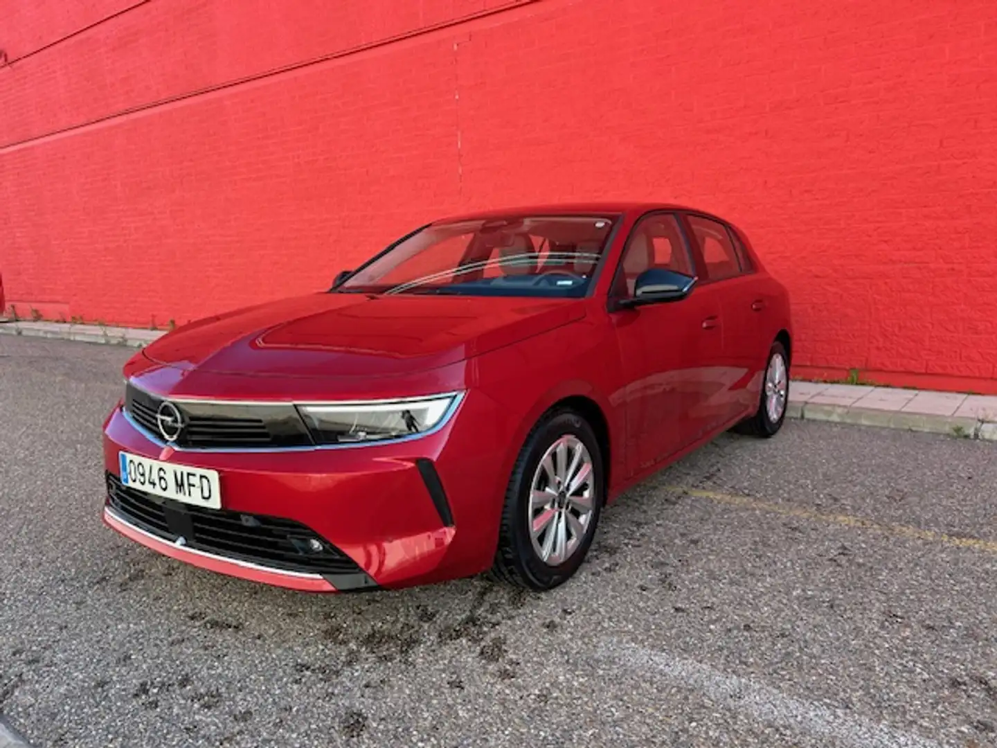 Opel Astra Sport Tourer 1.2T XHT S/S Edition 130 Red - 1