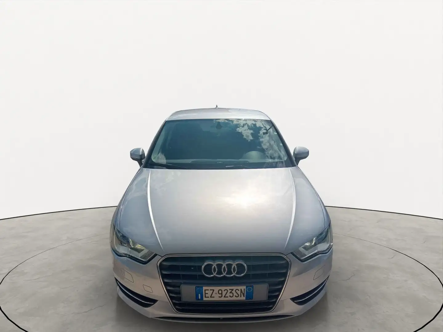 Audi A3 Sportback 1.6 tdi Admired 110cv E6 Silber - 1