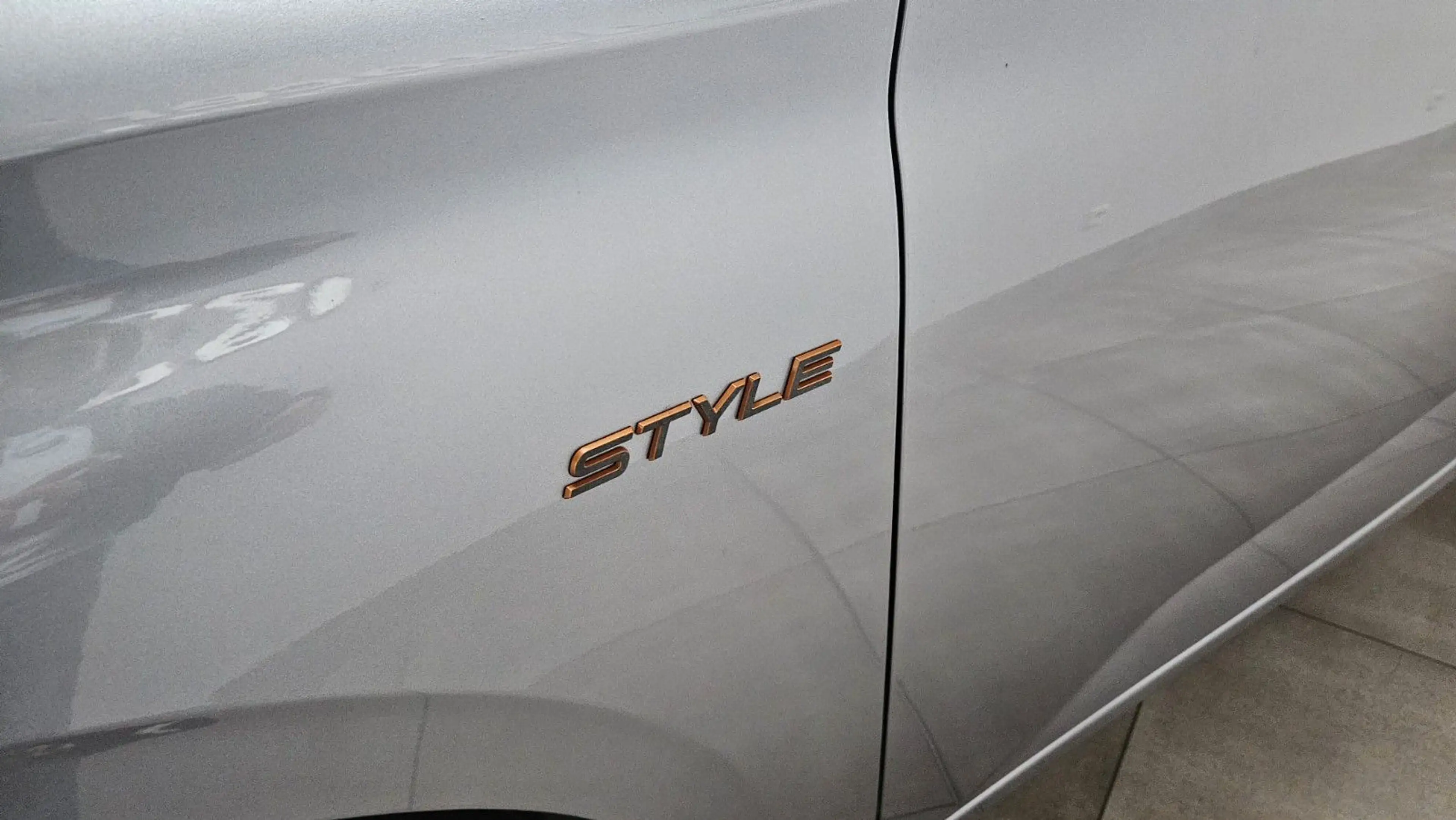 Peugeot 308 SW Hybrid 136 Style LED ACC Navi AppleCaPlay — photo 9