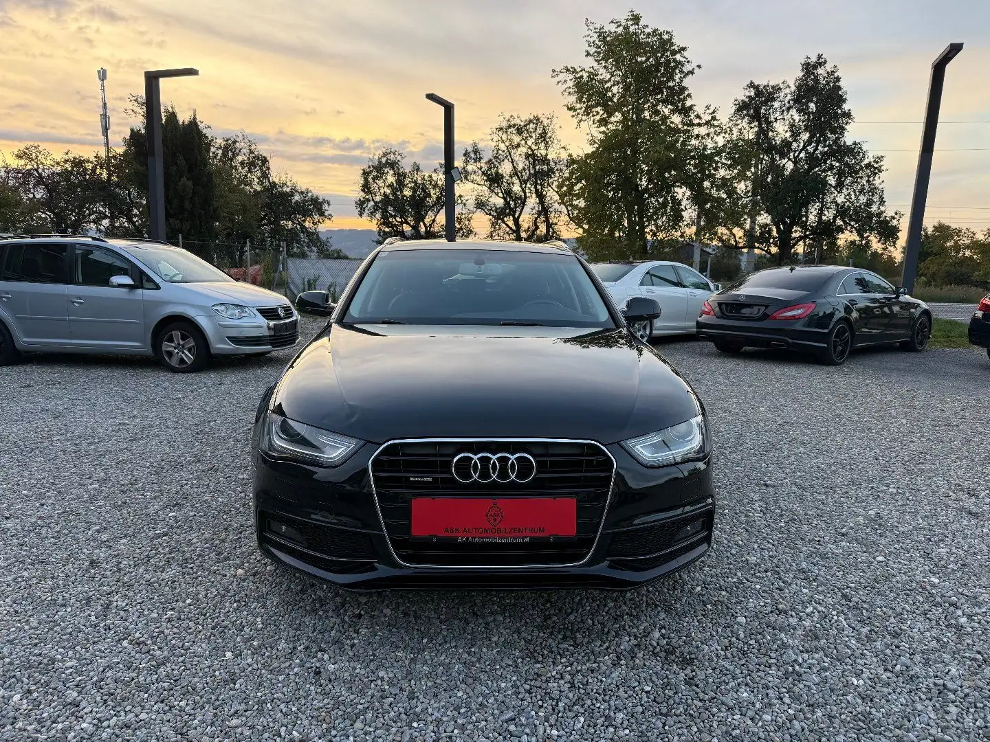 Audi A4 2.0 TDI Avant Quattro (140 kW) Schwarz - 2