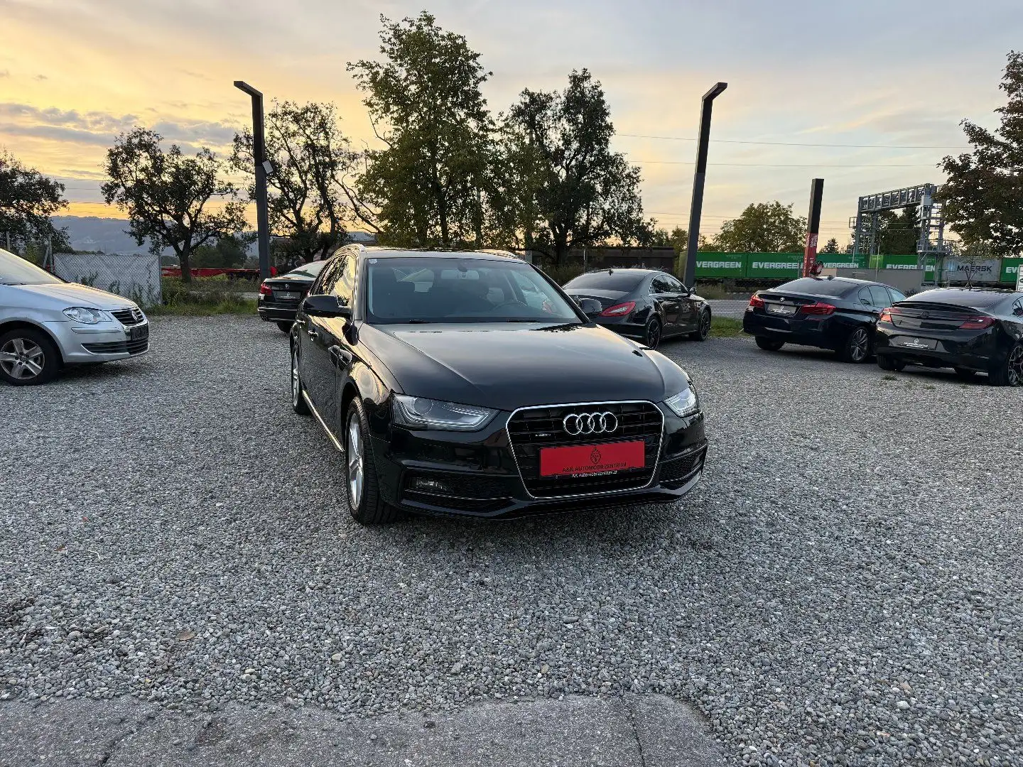 Audi A4 2.0 TDI Avant Quattro (140 kW) Schwarz - 1