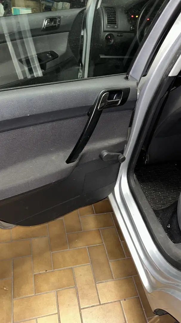 Volkswagen Polo Argent - 2