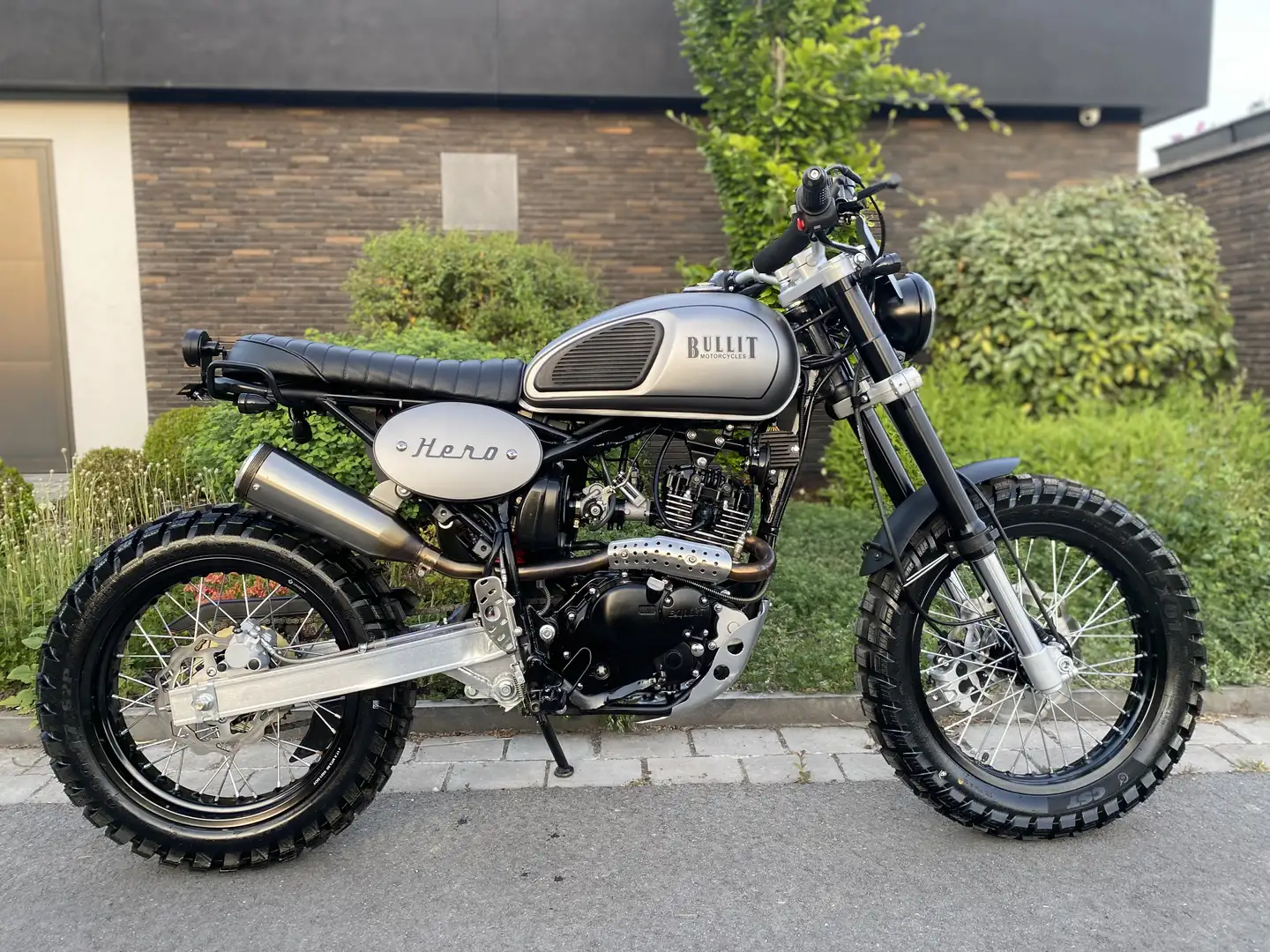 Bullit Hero 125 Etat neuf Argent - 1