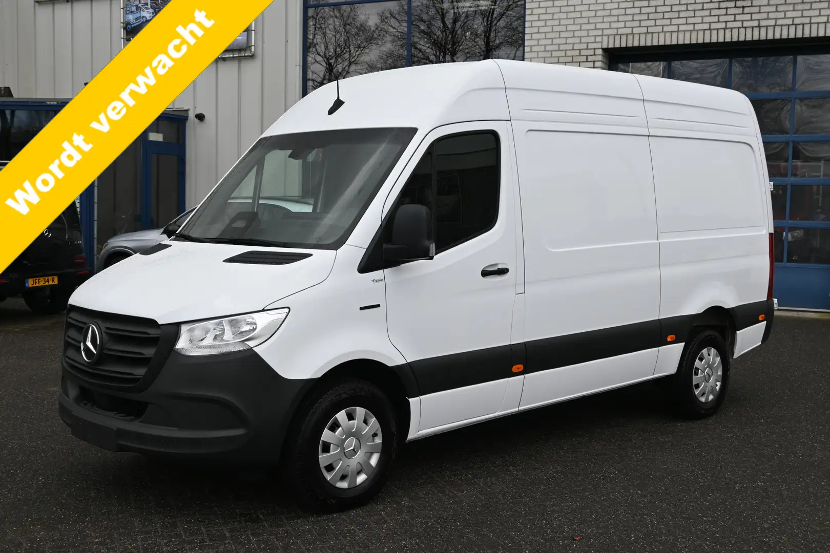 Mercedes-Benz 320 eSprinter L2H2 Pro 81kWh Snellader, Navigatie, Tre Blanco - 1