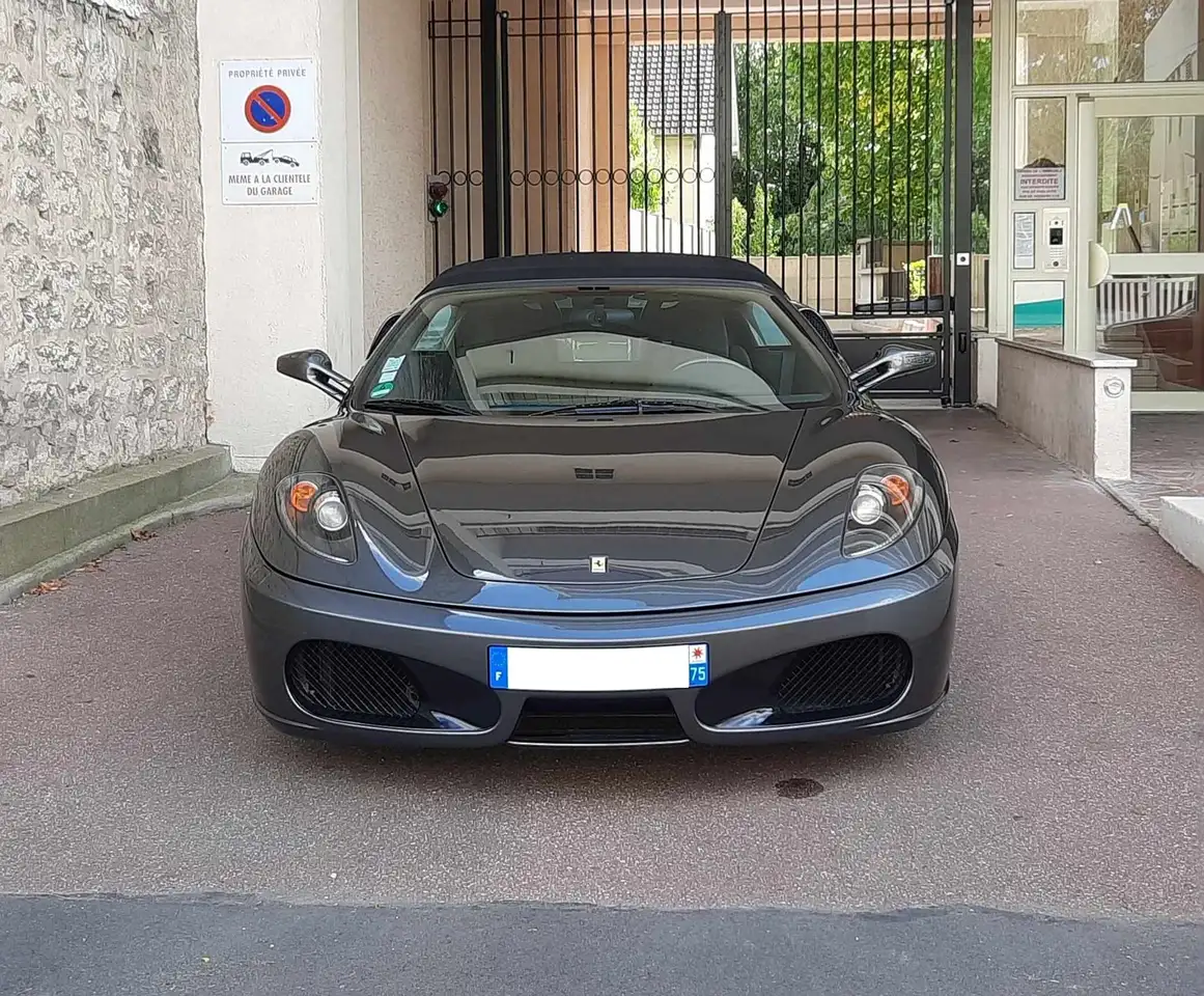 Spider V8