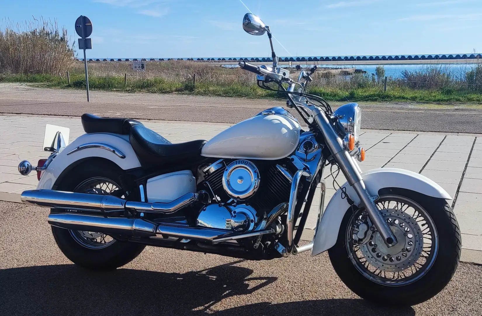 Yamaha XVS 1100 Drag Star Alb - 1