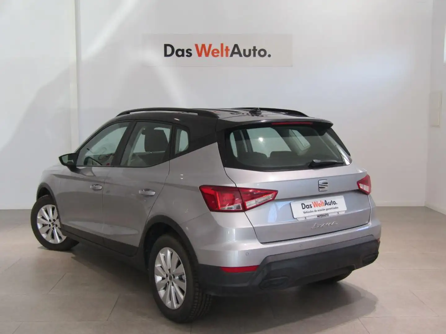 SEAT Arona 1.0 TSI S&S Style 110 Plateado - 2