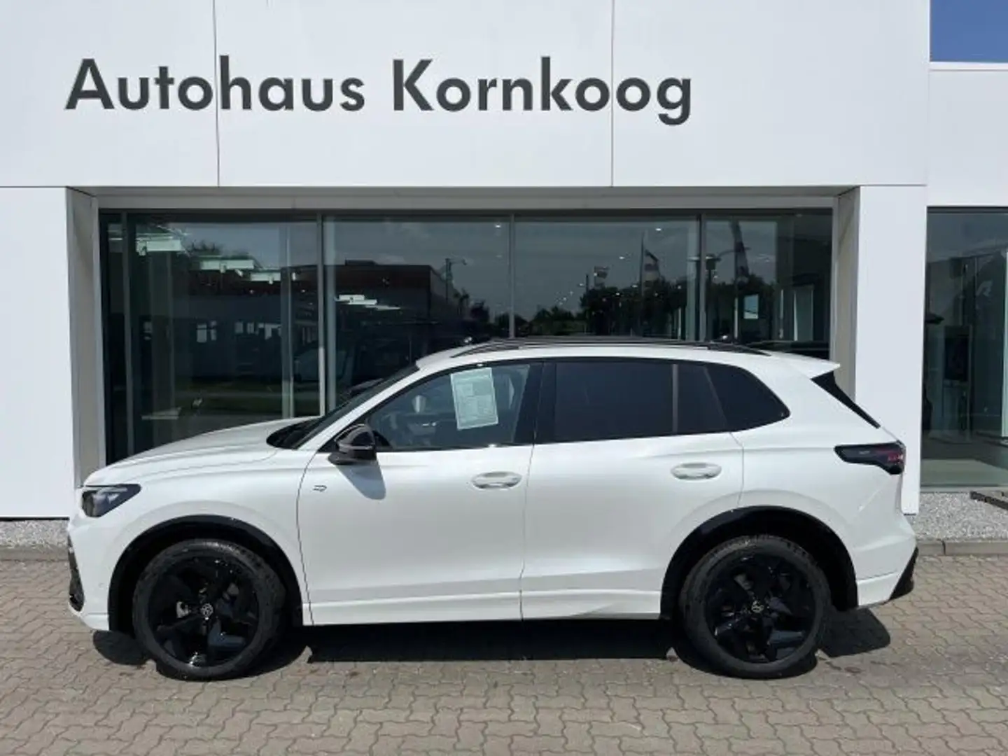 Volkswagen Tiguan III R-Line 1,5 eTSI BlackStyle  DSG-Automat Wit - 1