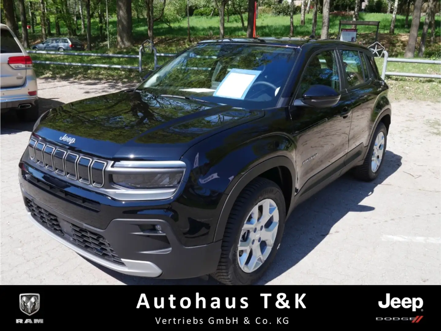 Jeep Avenger Altitude MHEV 1.2l 0,00% Finanz. Zwart - 1