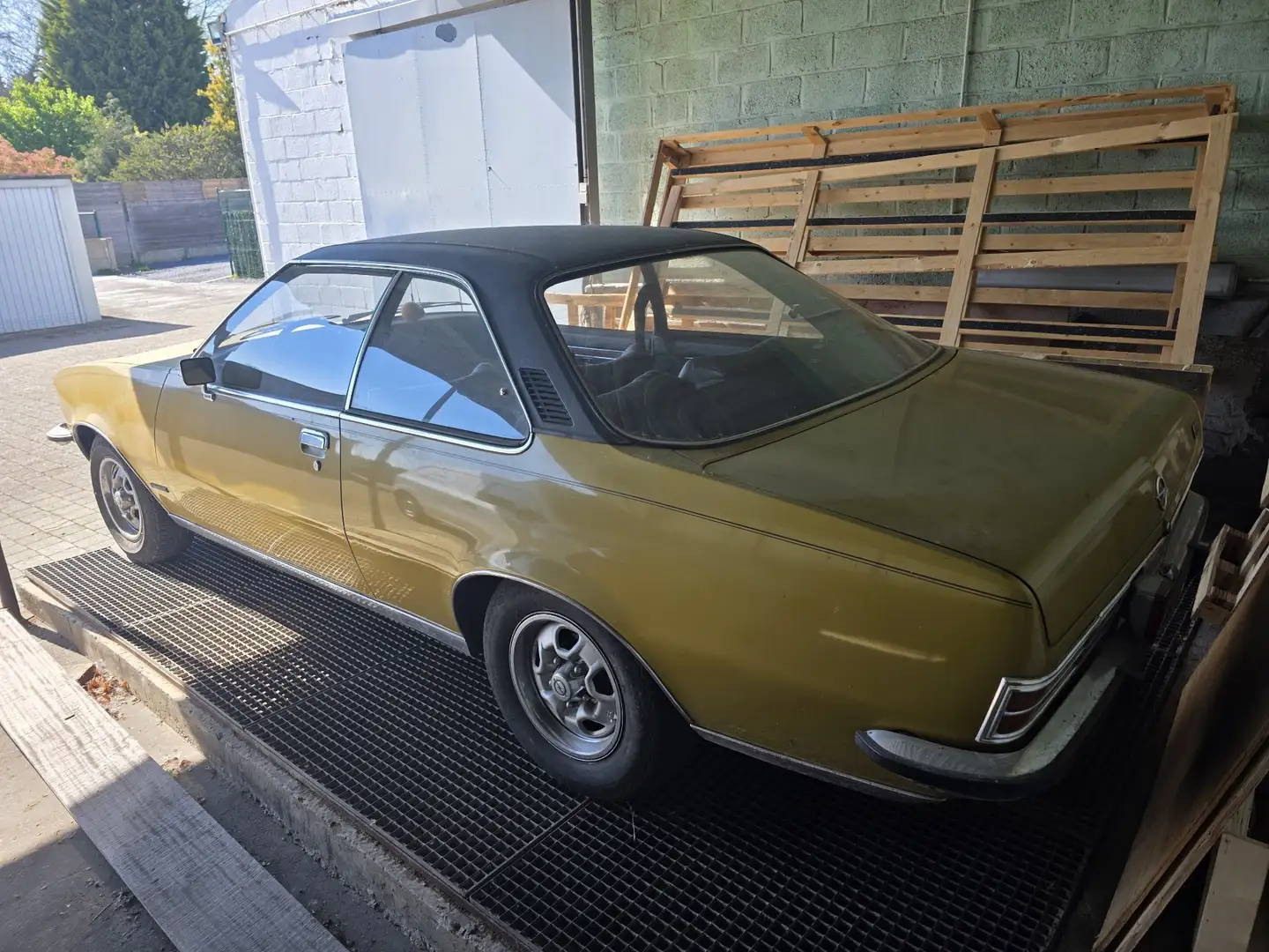 Opel Commodore - 2
