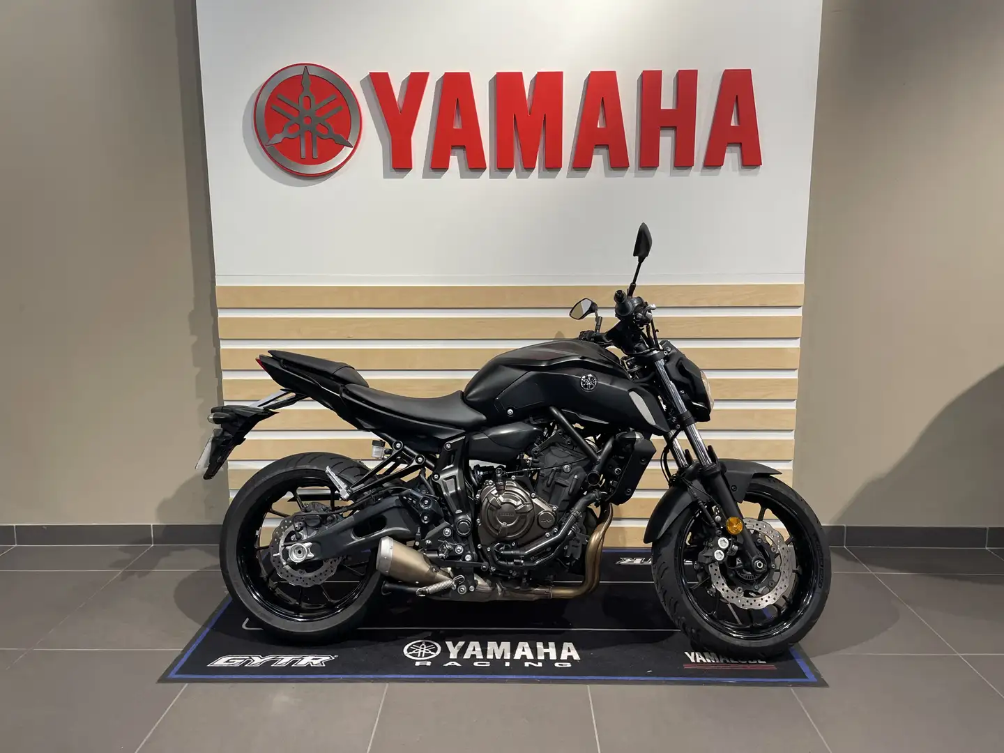 Yamaha MT-07 Noir - 1