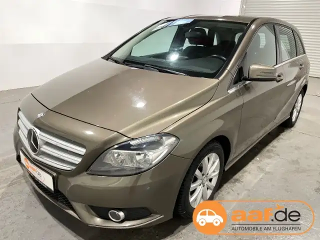 Mercedes-Benz B 180 Automatik EU6 Navi Klima SHZ Rückfahrkamera