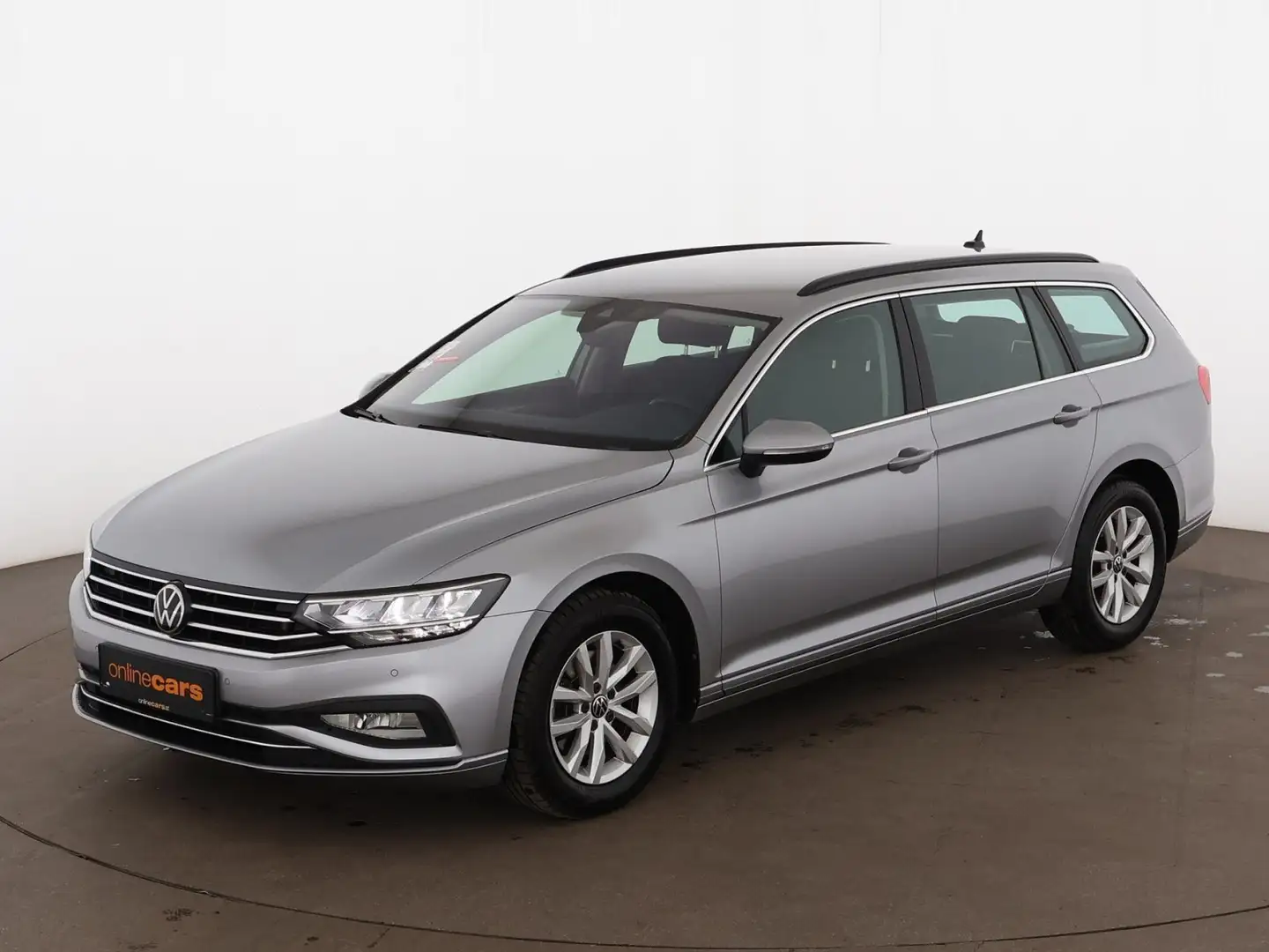 Volkswagen Passat Variant 2.0 TDI Business Aut LED RADAR NAV Silber - 2